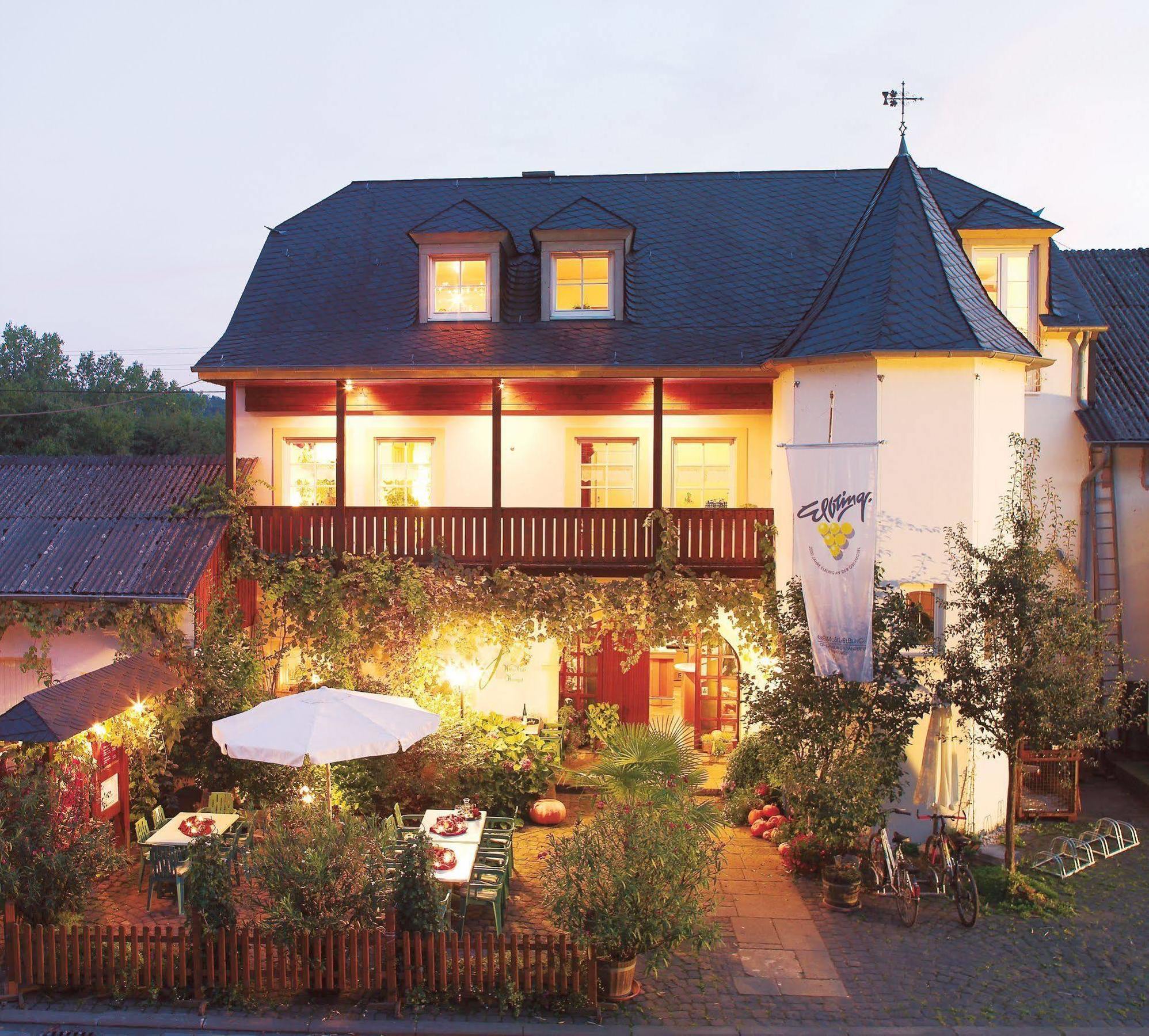 Johannishof Wein-Cafe & Gaestehaus Langsur Экстерьер фото